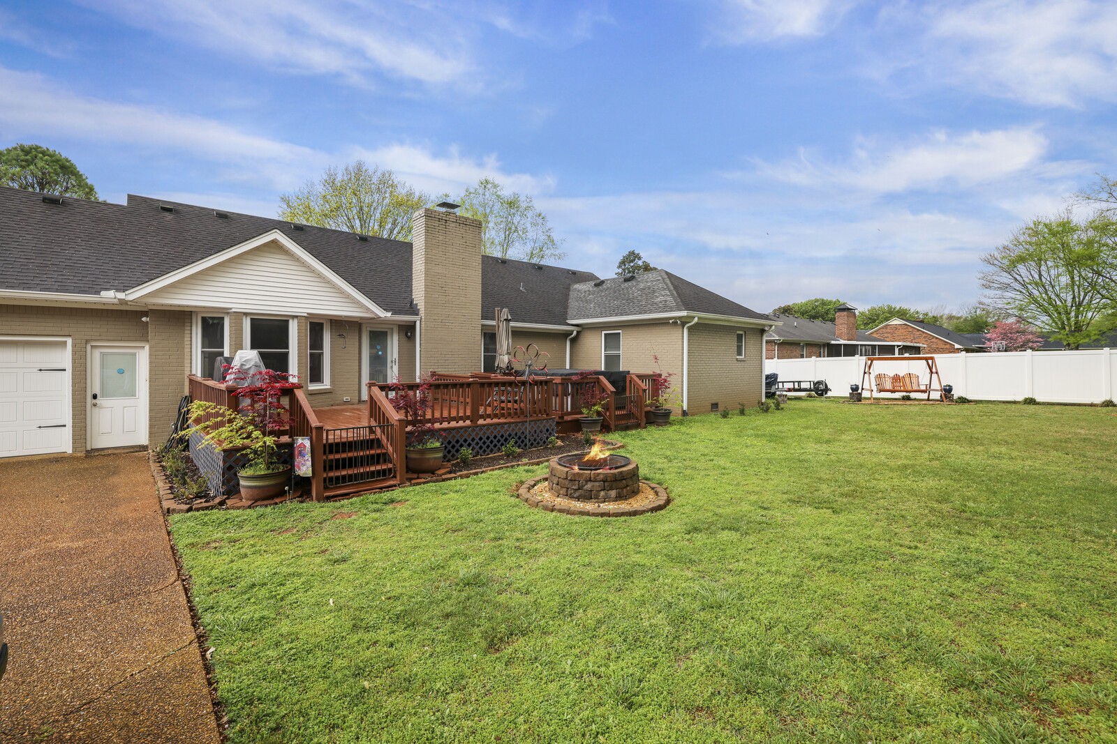 602 Majesty Dr