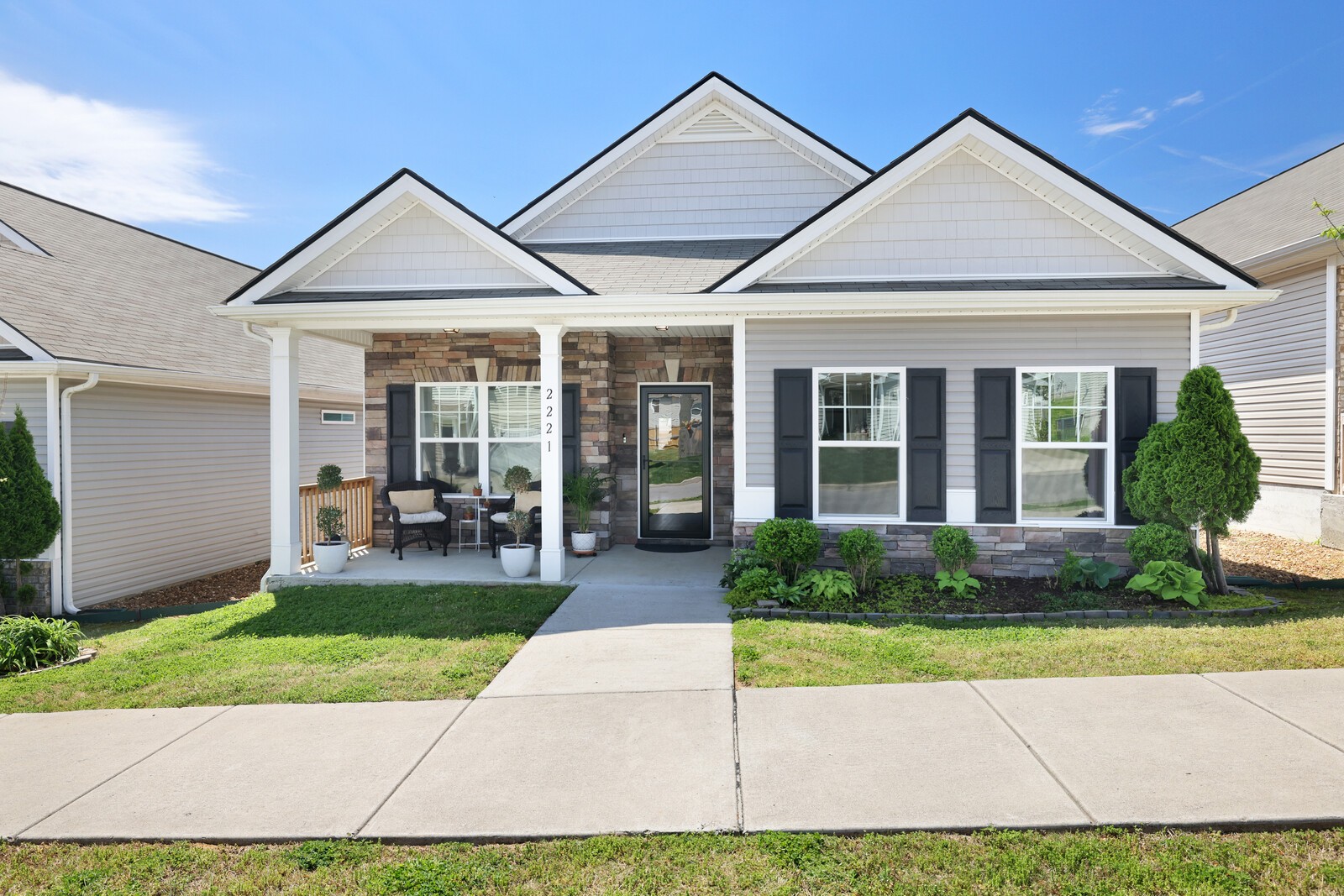 2221 Silverton Dr