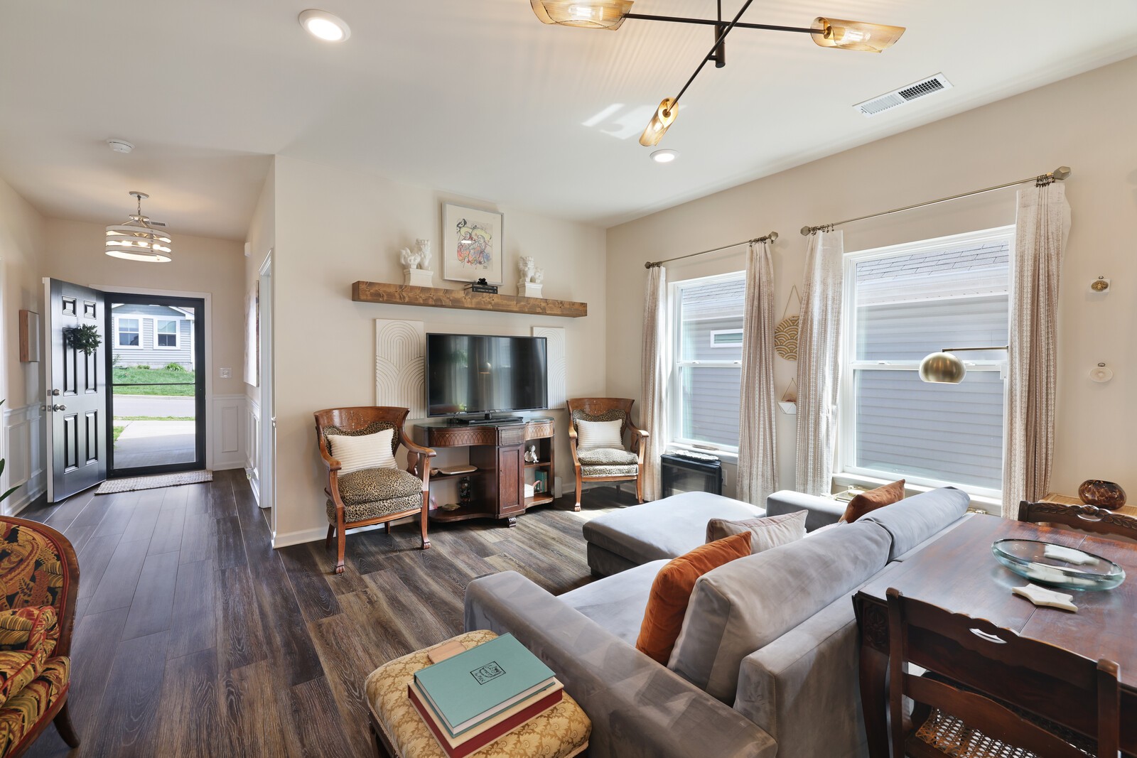 2221 Silverton Dr