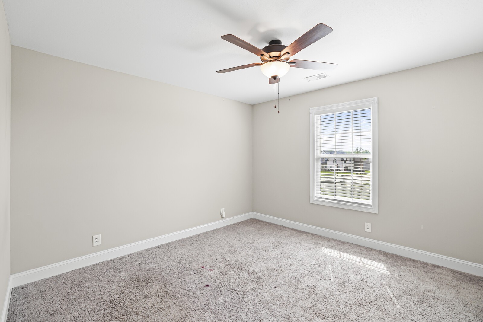 529 Cresthaven Ln