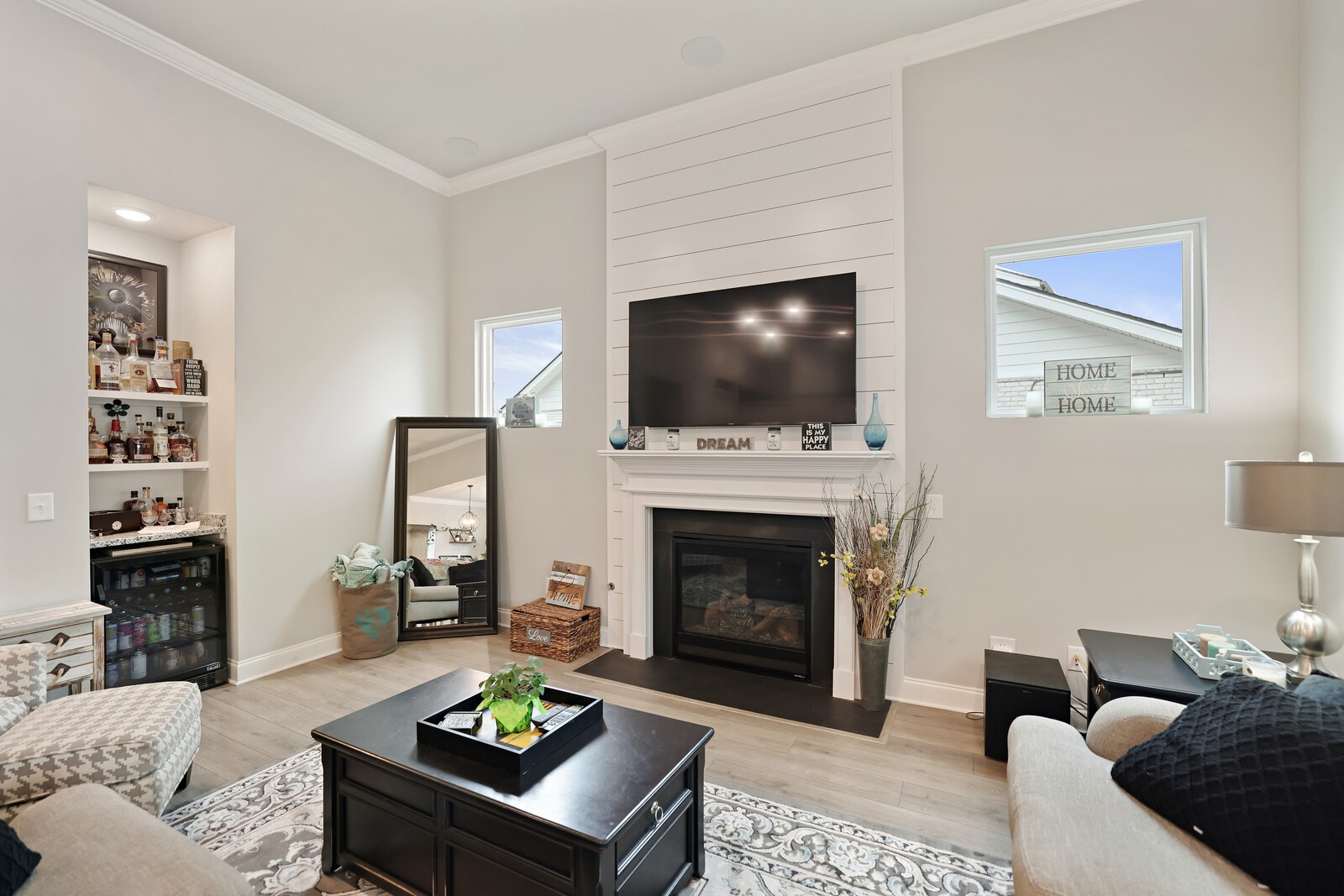 1103 Vicar Ln
