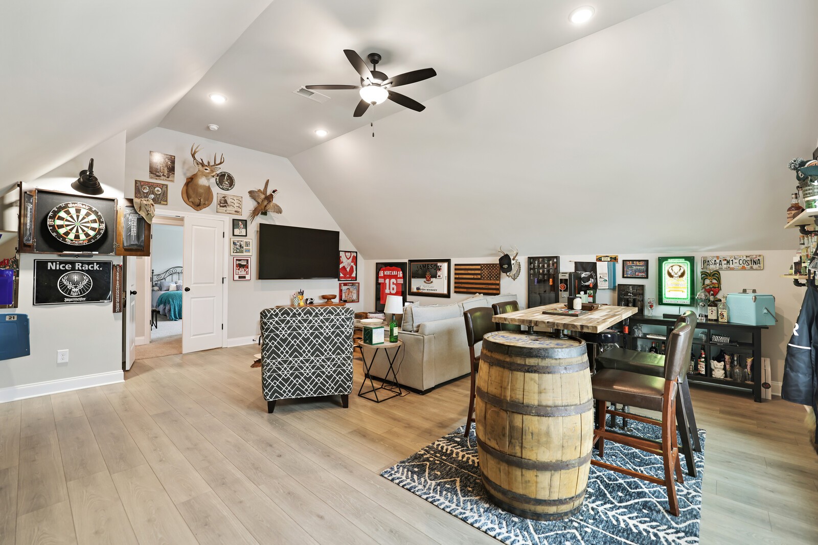 1103 Vicar Ln