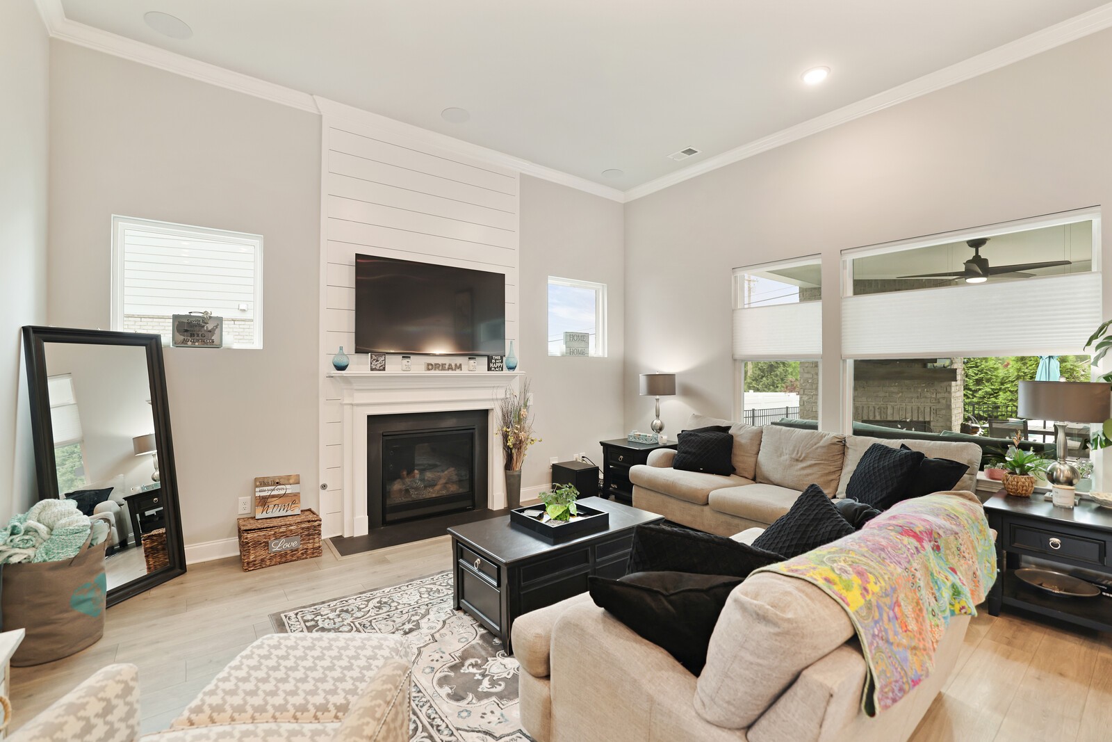 1103 Vicar Ln