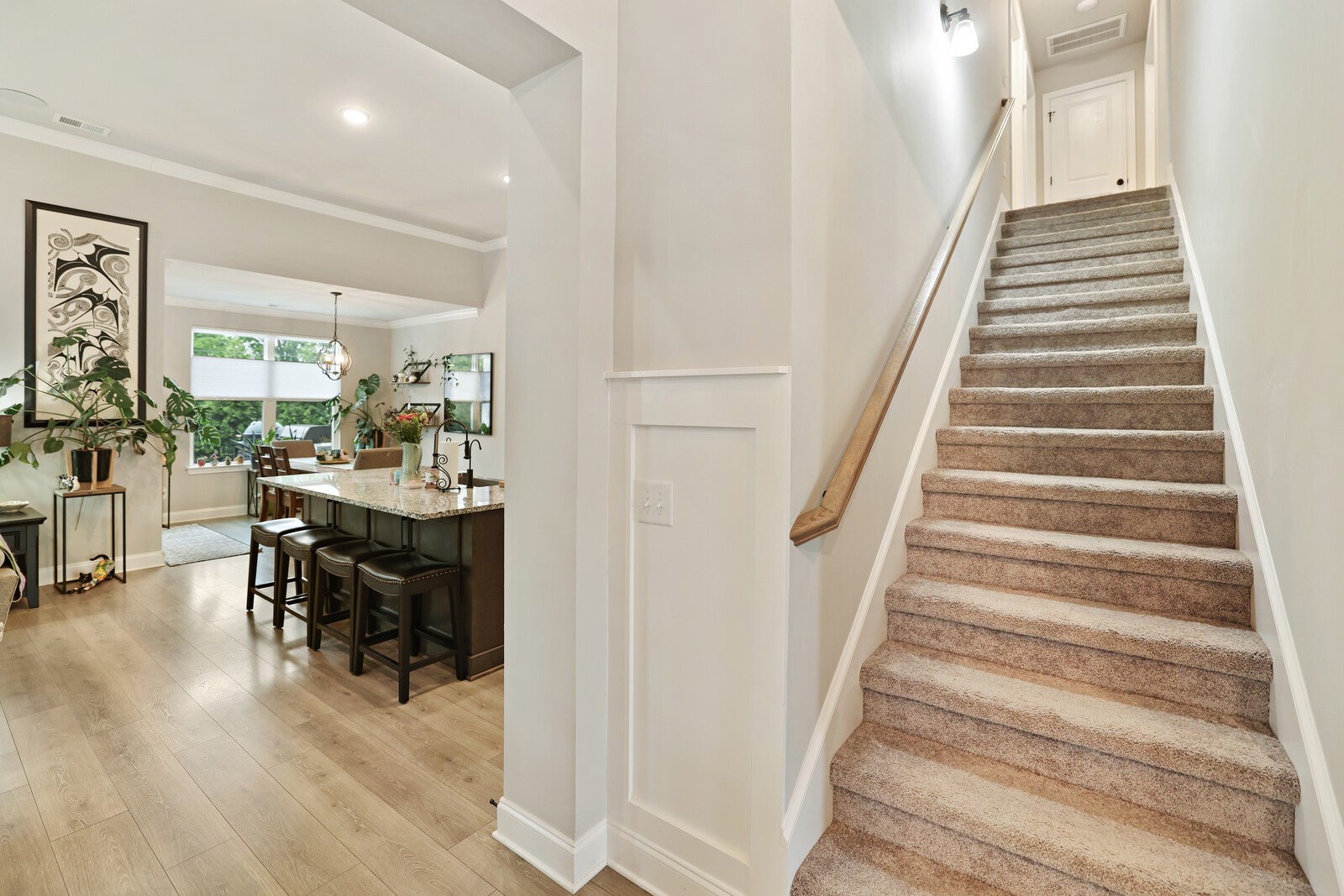 1103 Vicar Ln