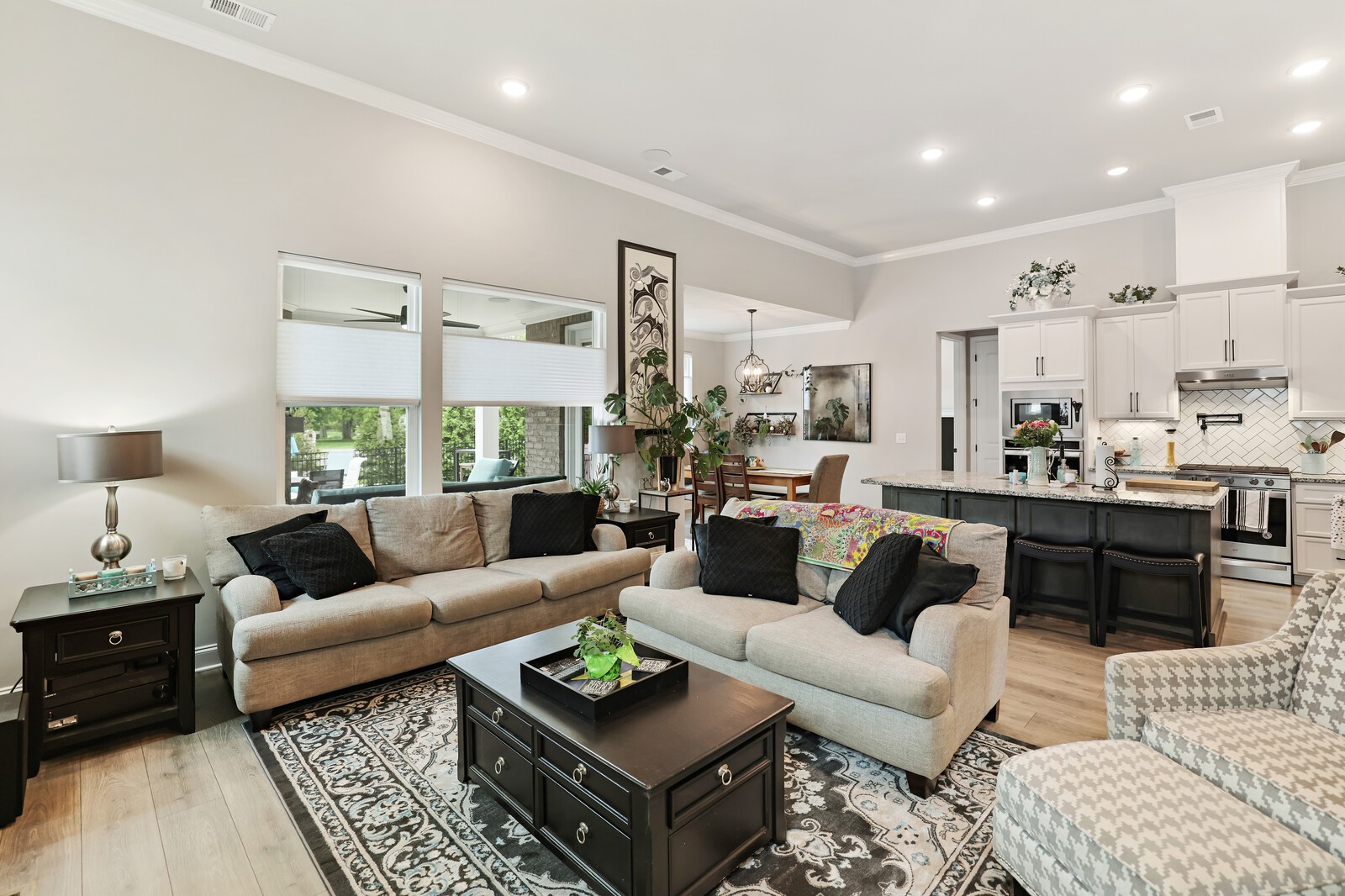 1103 Vicar Ln