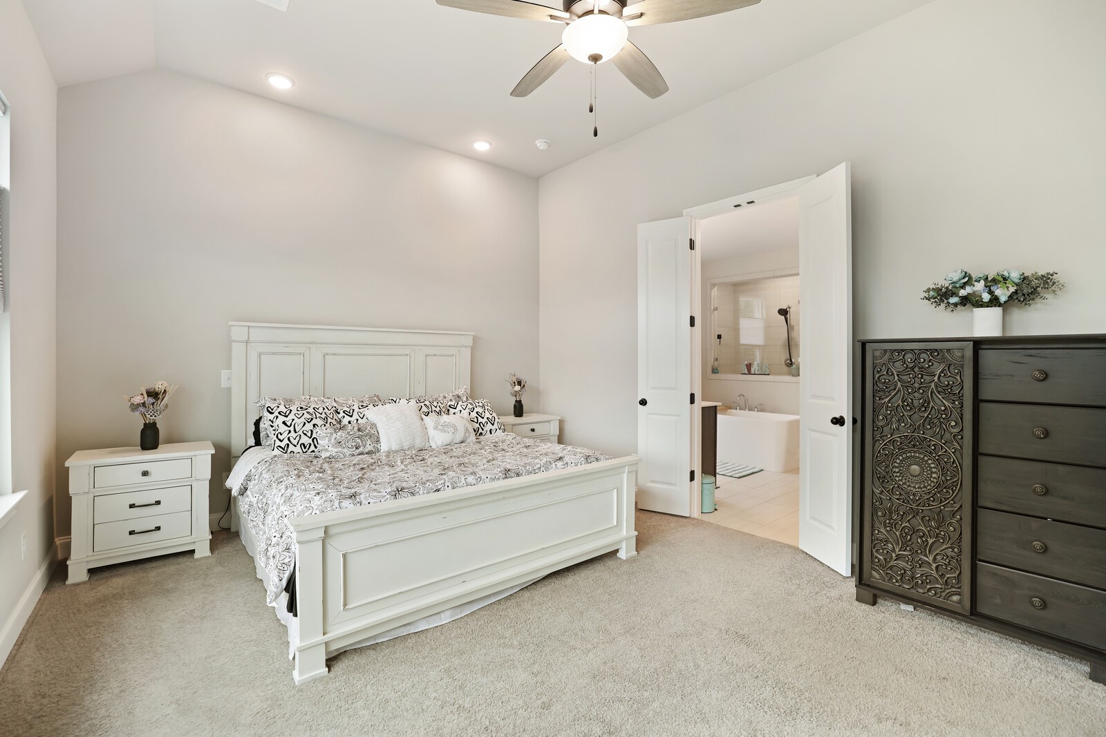 1103 Vicar Ln