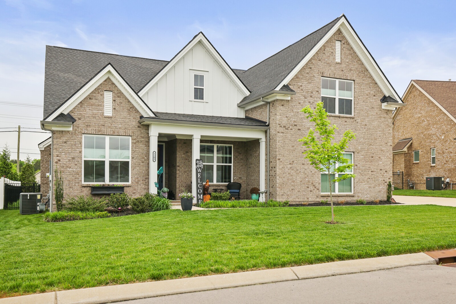 1103 Vicar Ln