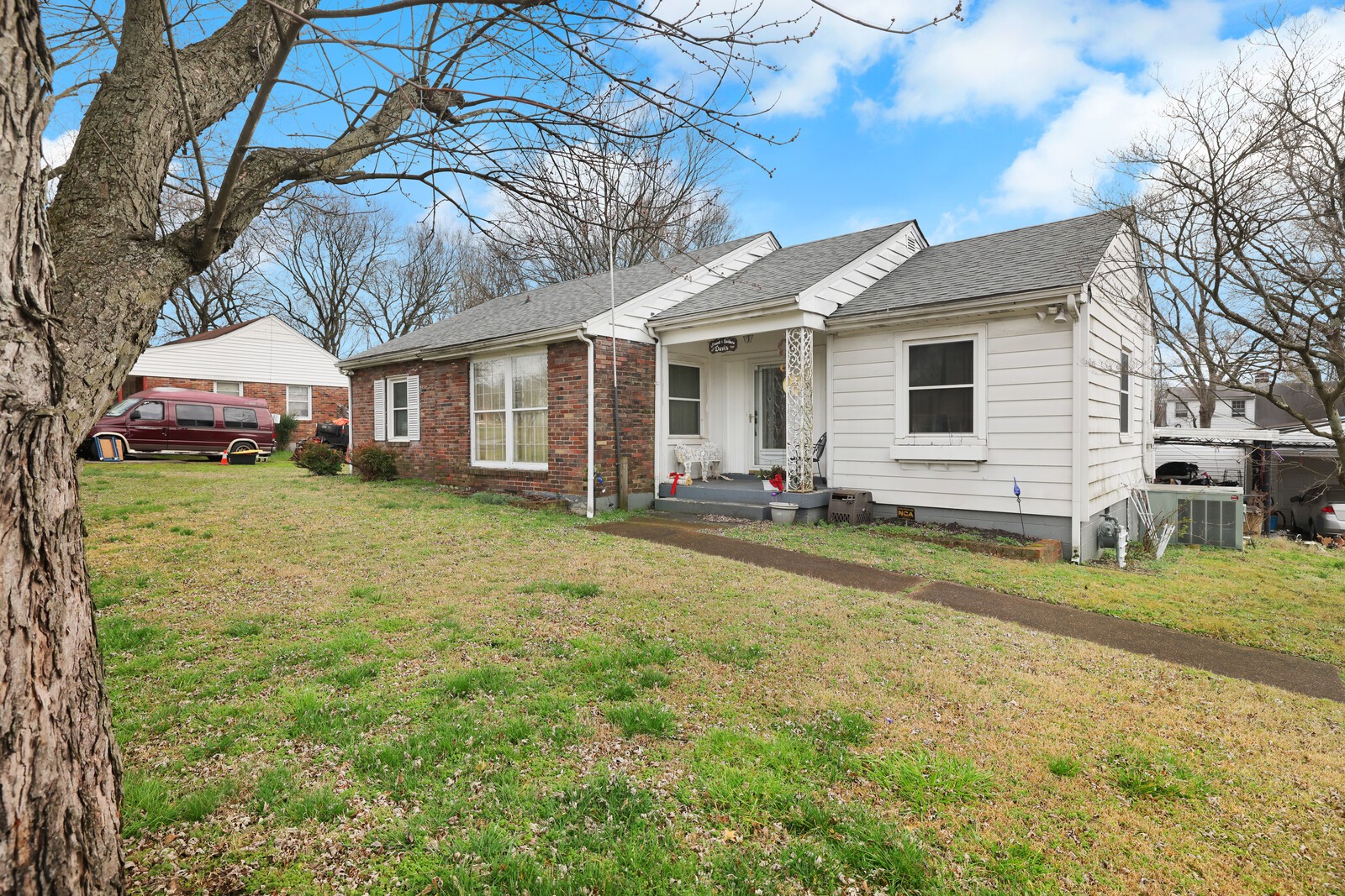 1028 Dozier Pl