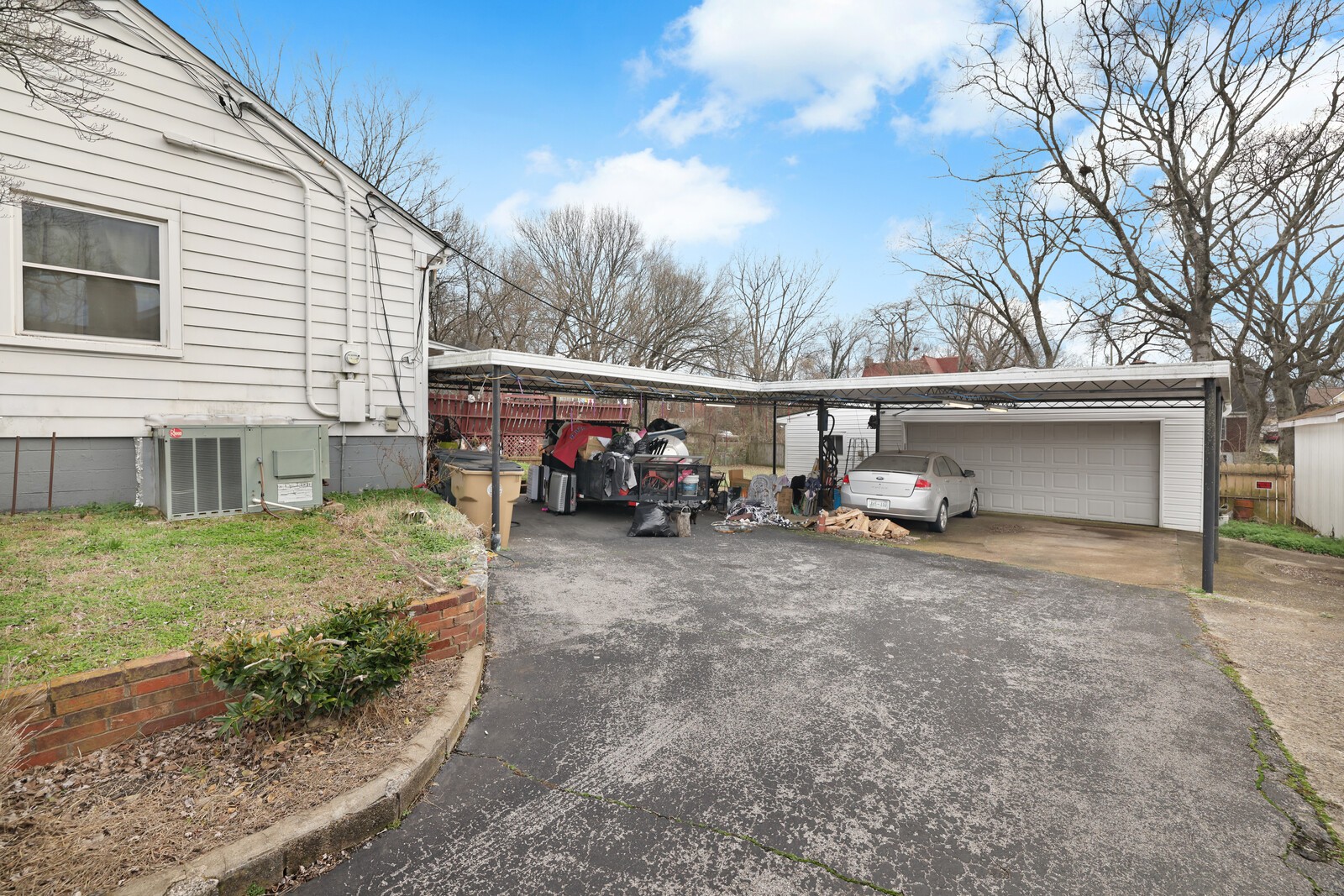 1028 Dozier Pl