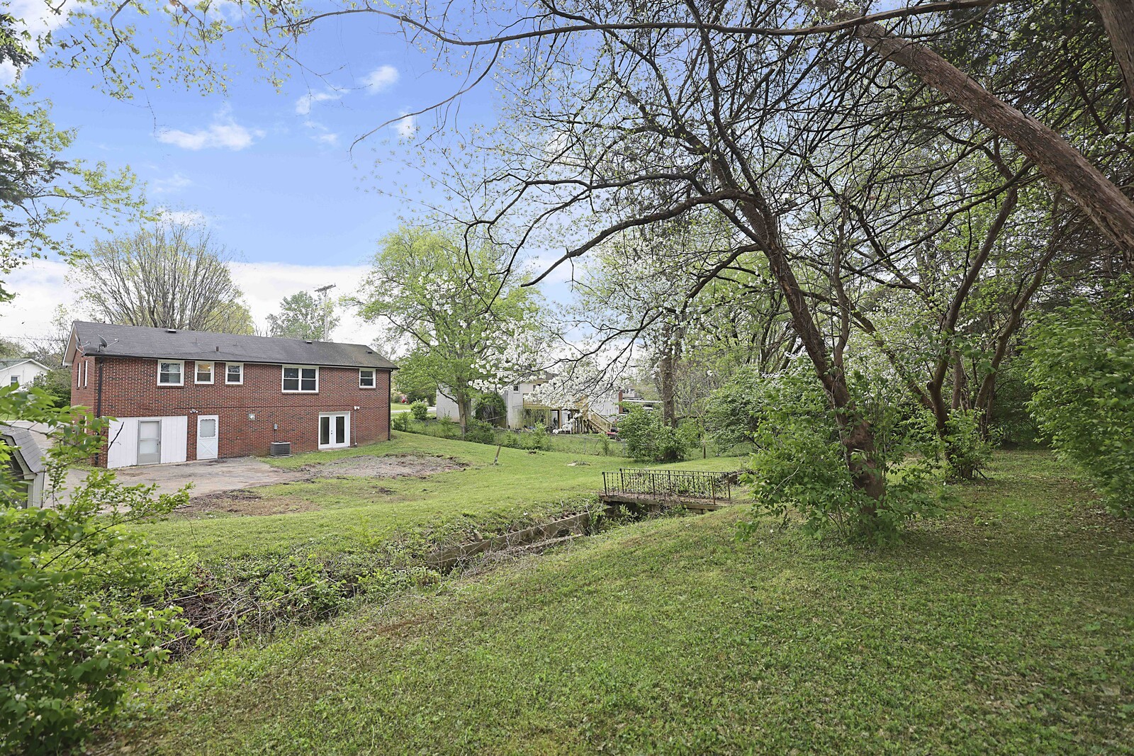8237 Luree Ln