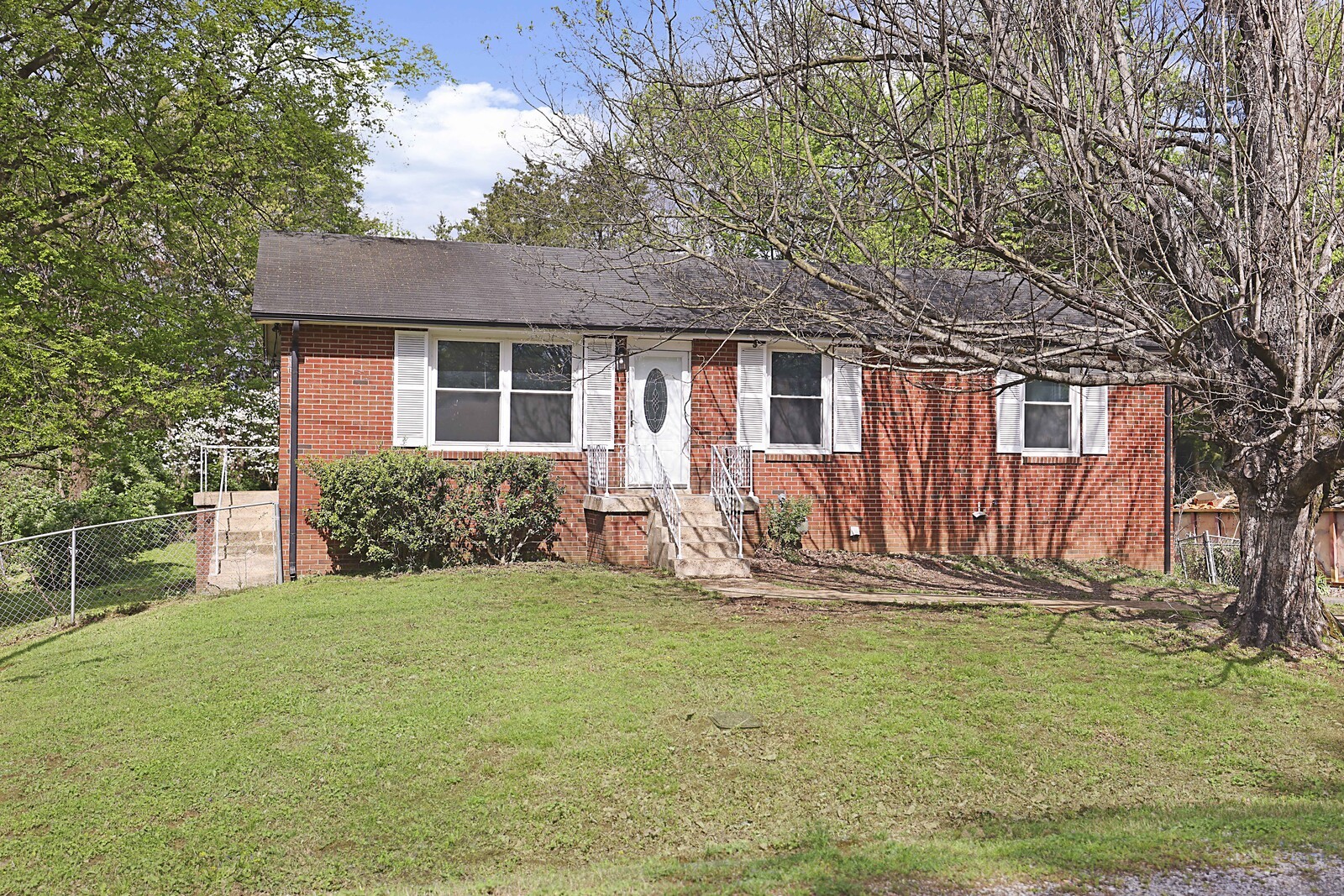 8237 Luree Ln