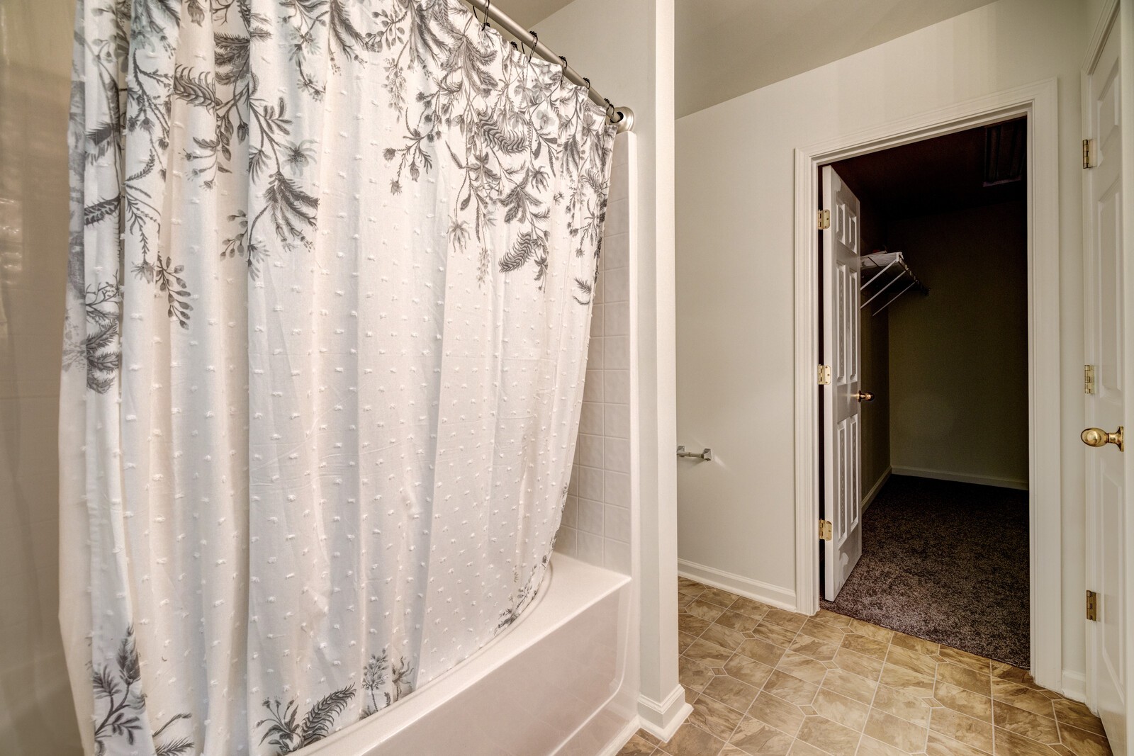 2224 Monthemer Cv