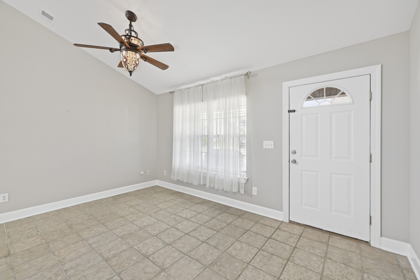 138 Cambridge Dr Unit: C4