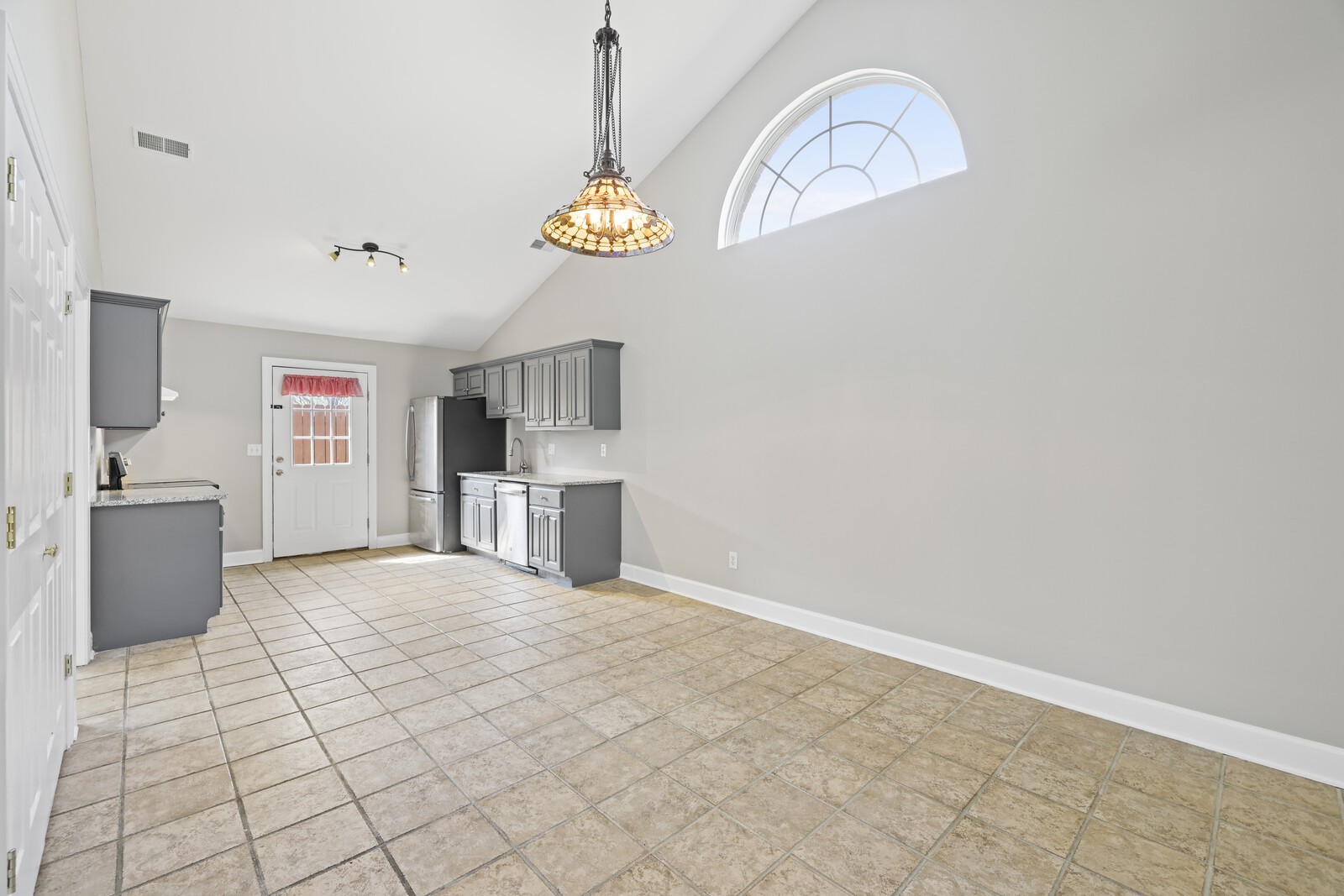 138 Cambridge Dr Unit: C4