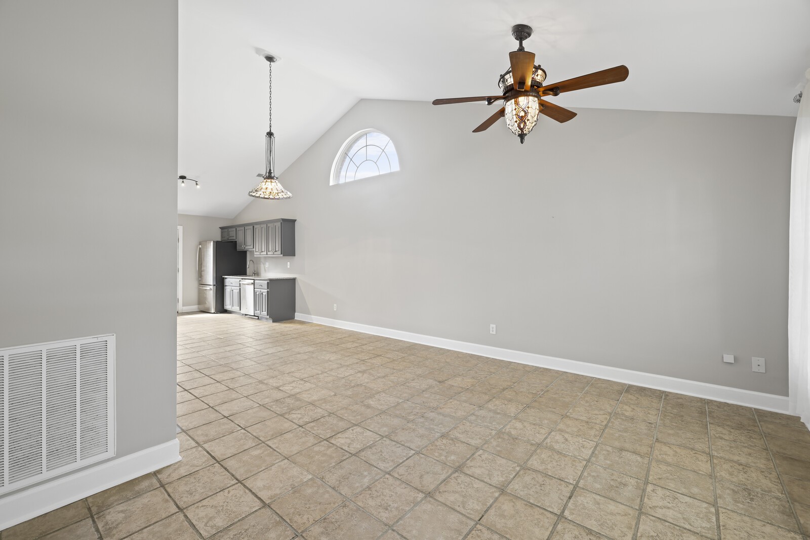138 Cambridge Dr Unit: C4