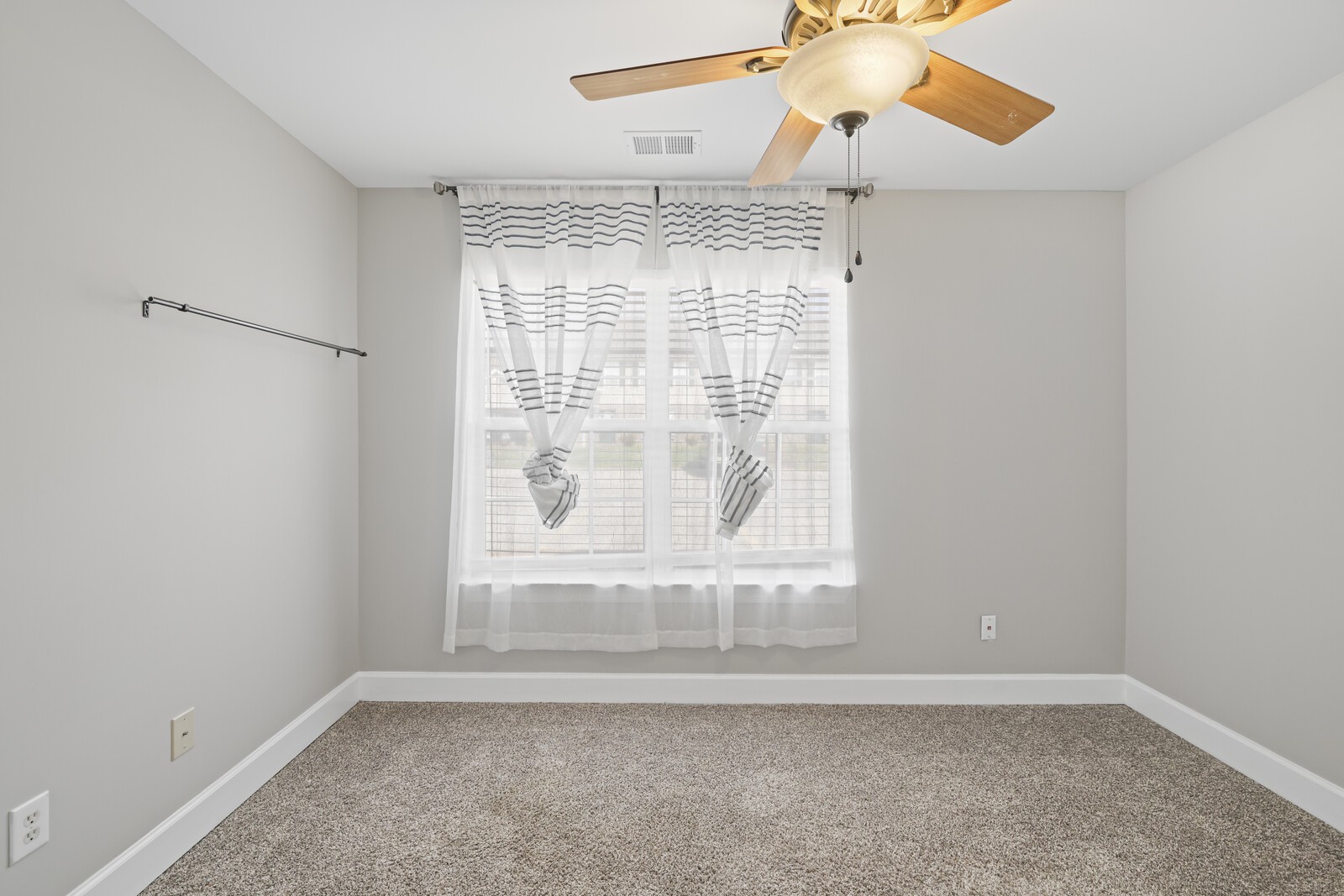 138 Cambridge Dr Unit: C4