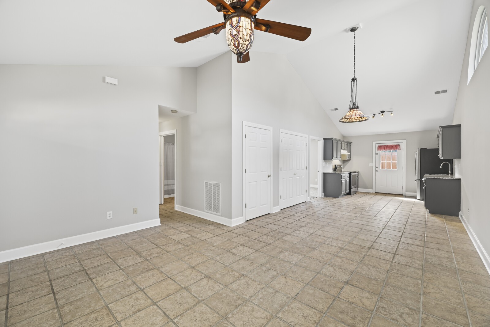 138 Cambridge Dr Unit: C4