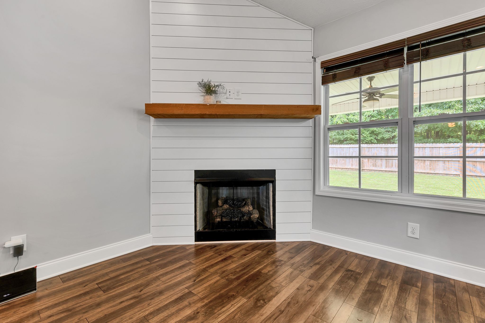 1393 Abby Lou Dr