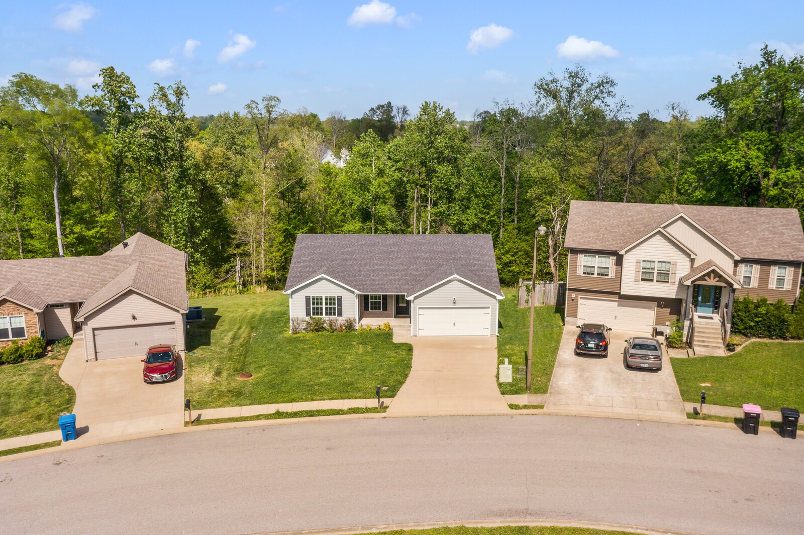 1827 Camelot Dr