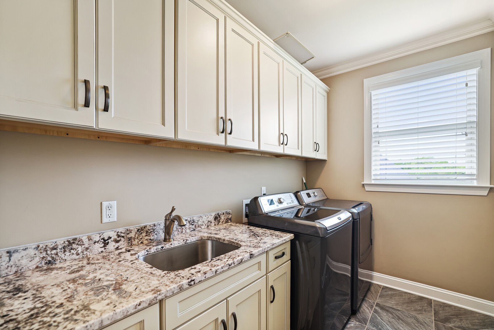 1205 Bobwhite Trl