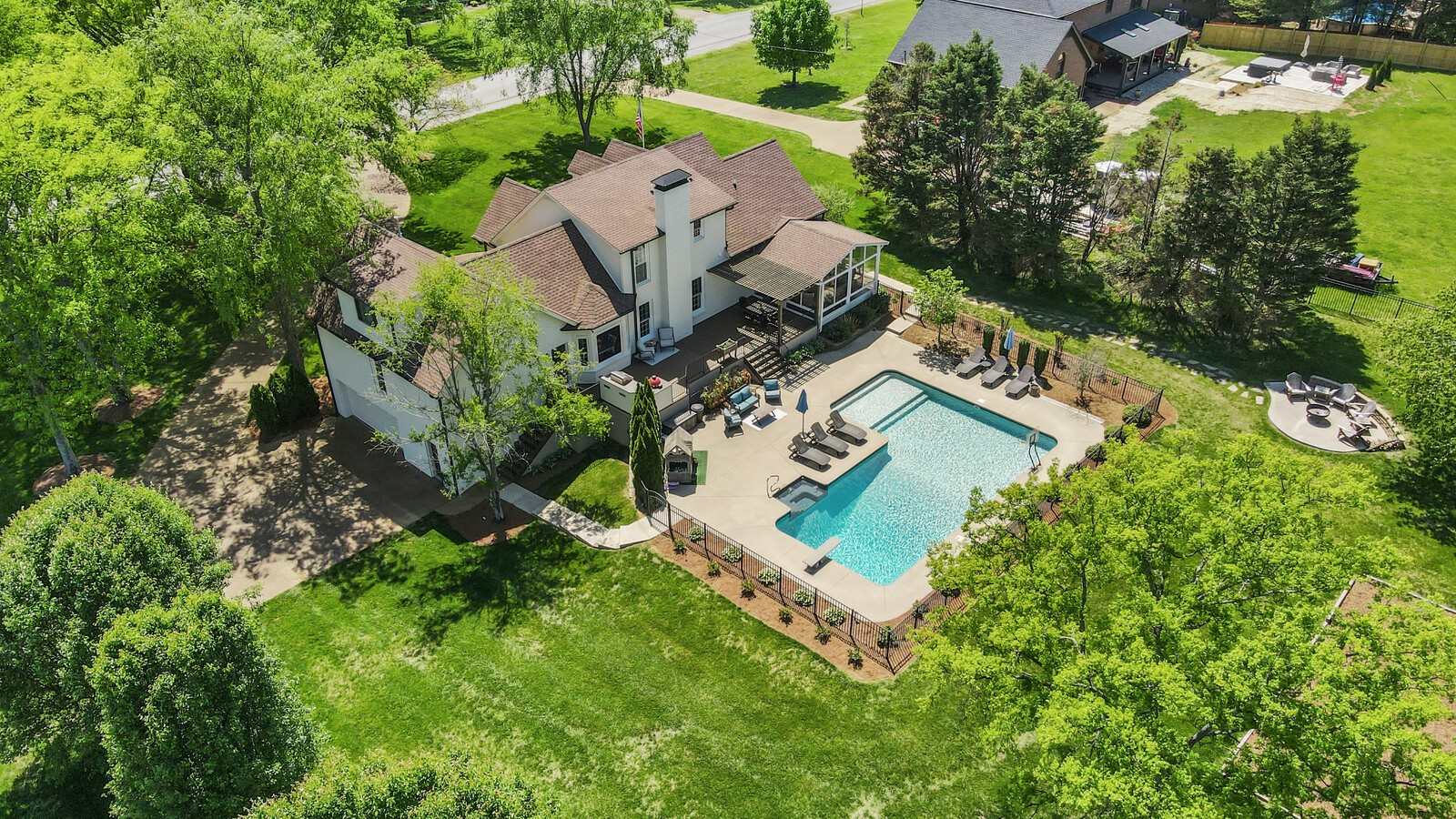 1043 Stirlingshire Dr