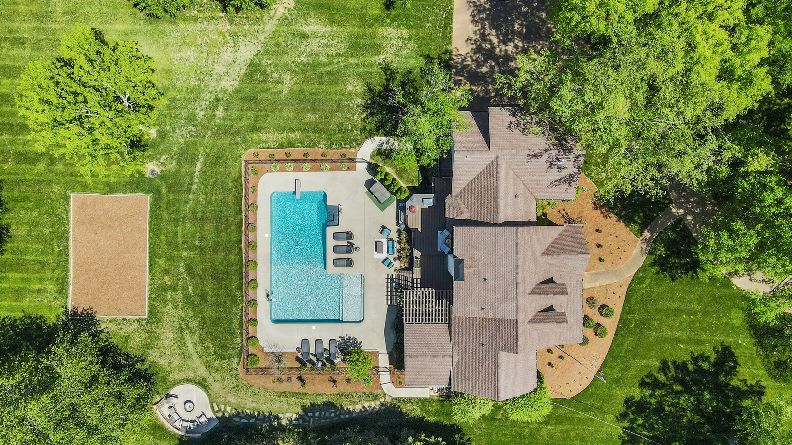 1043 Stirlingshire Dr
