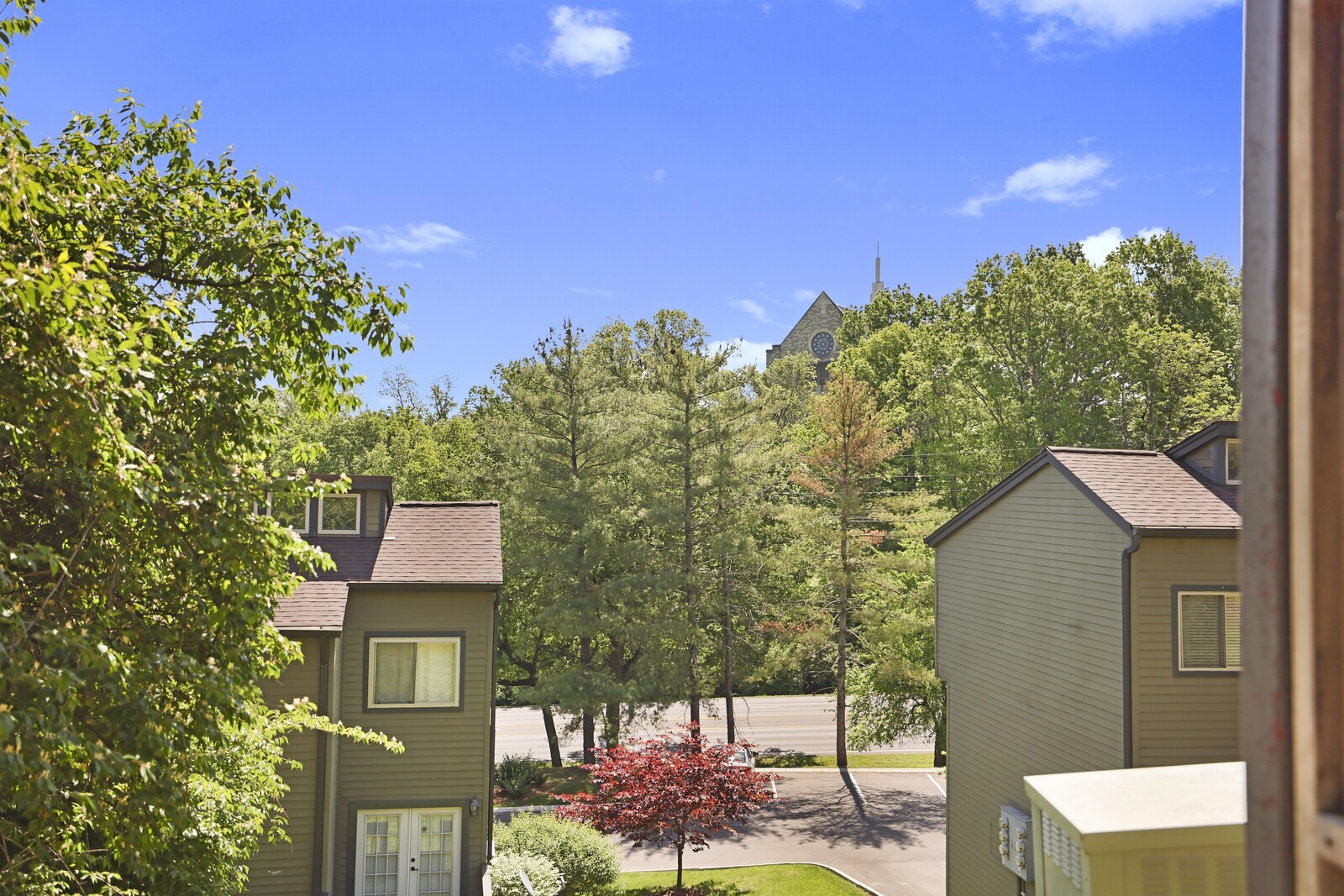 407 Summit Ridge Pl