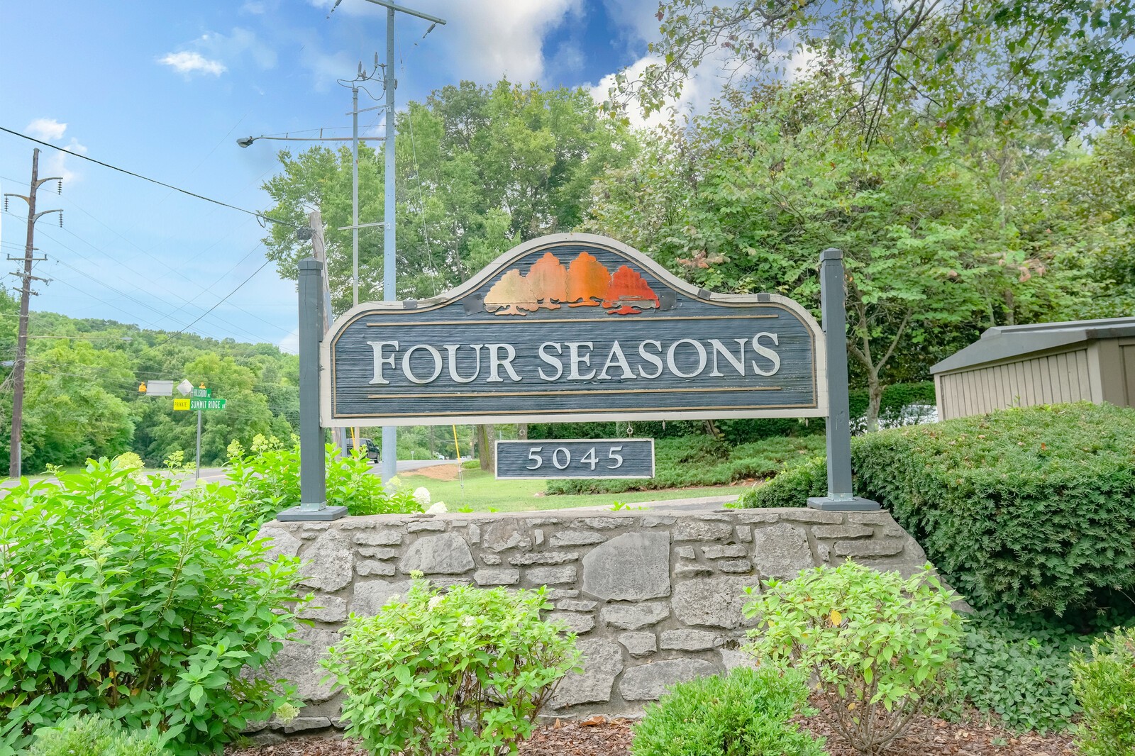 407 Summit Ridge Pl
