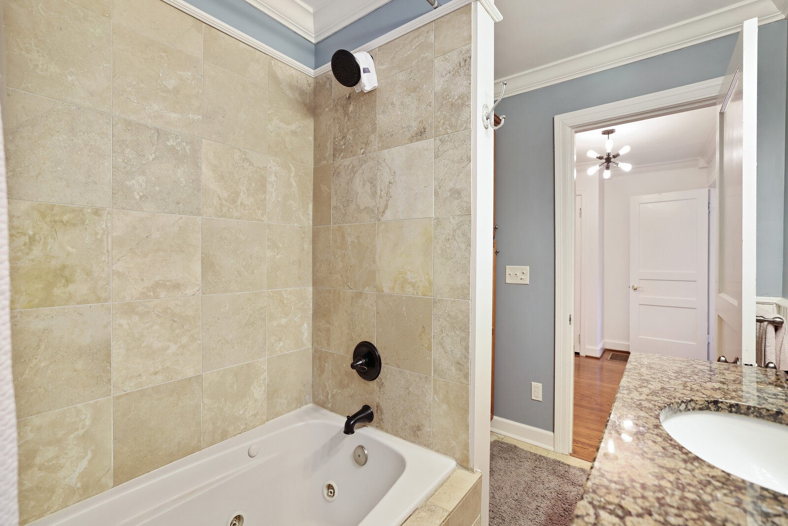 807 Redwood Dr