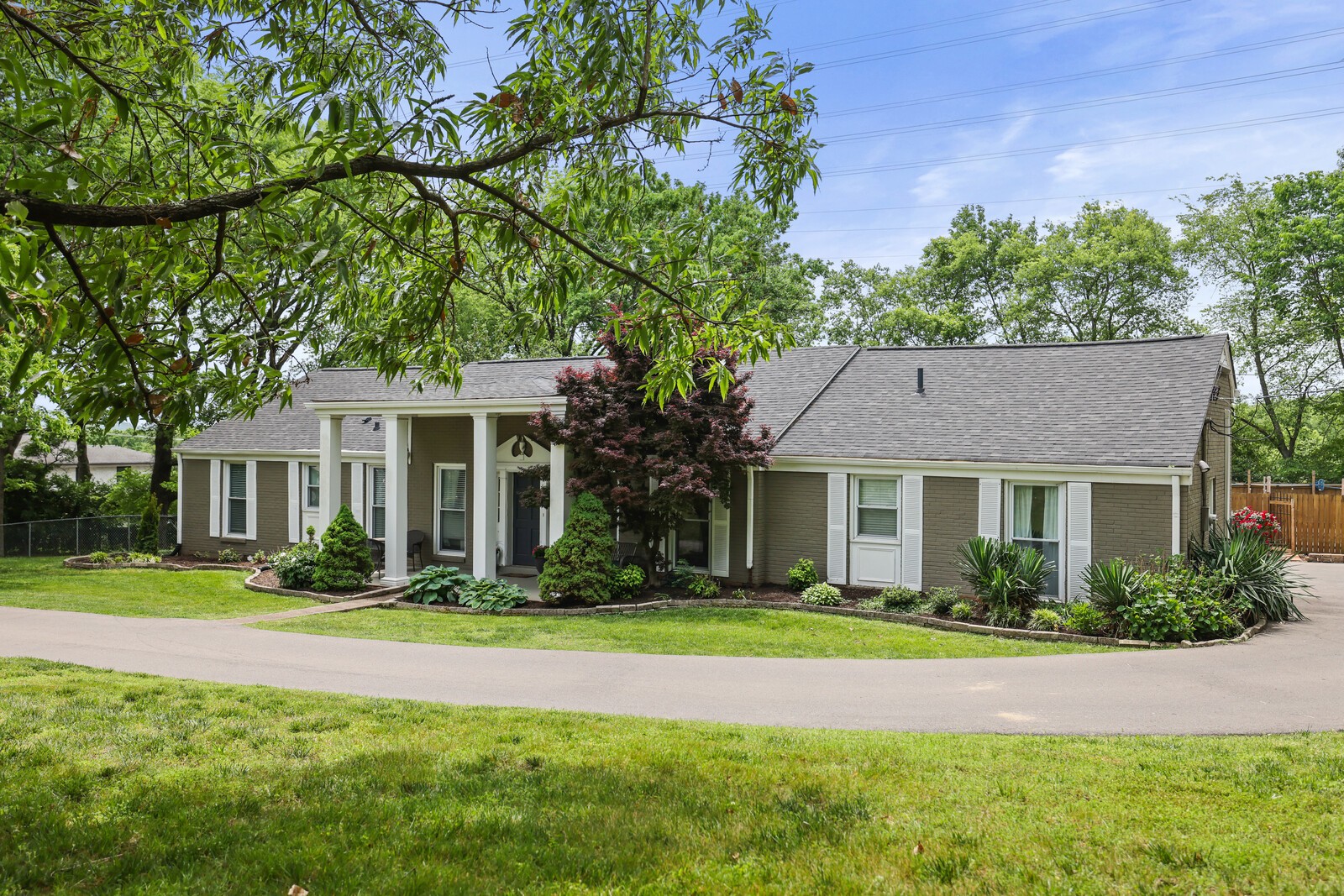 807 Redwood Dr