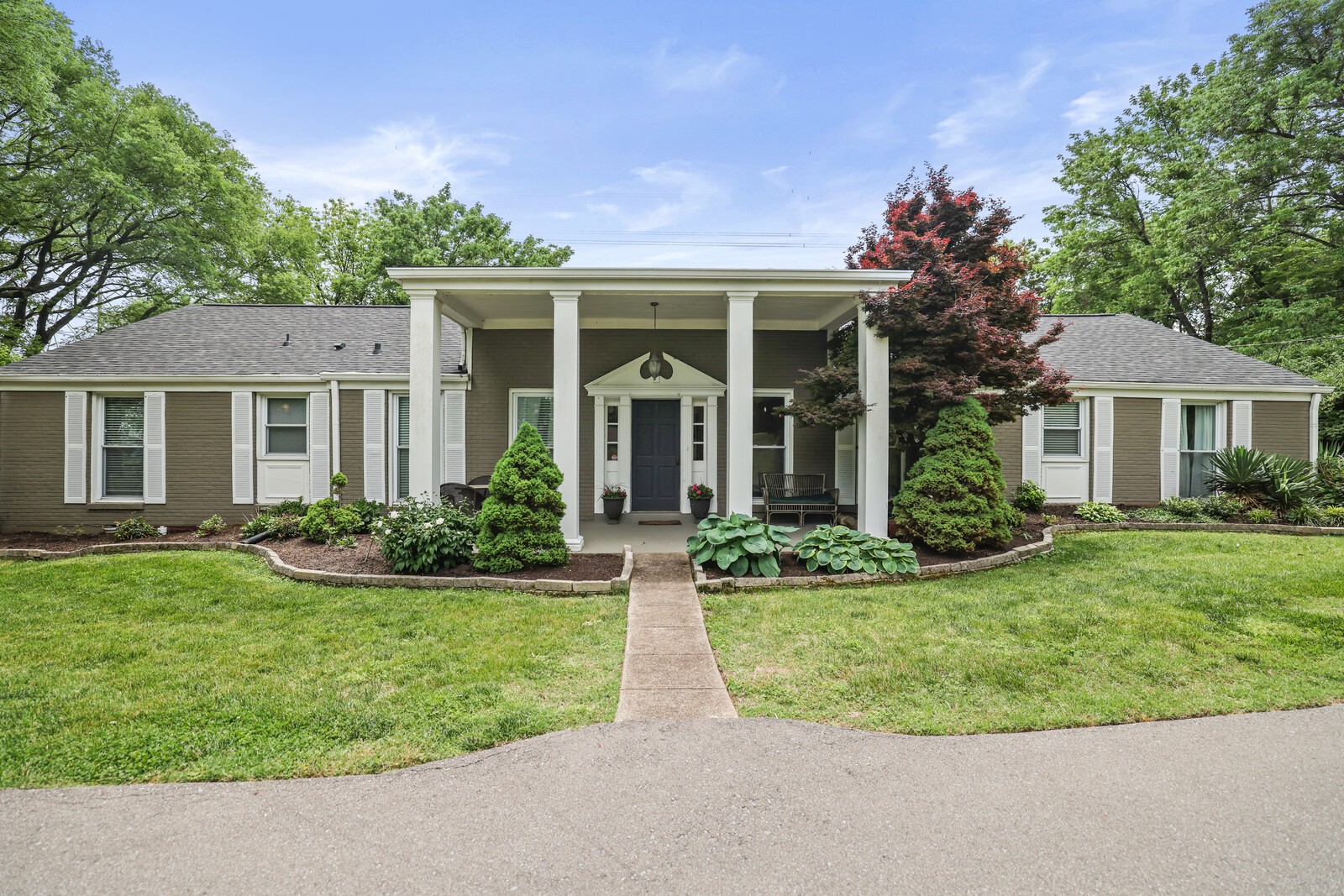 807 Redwood Dr
