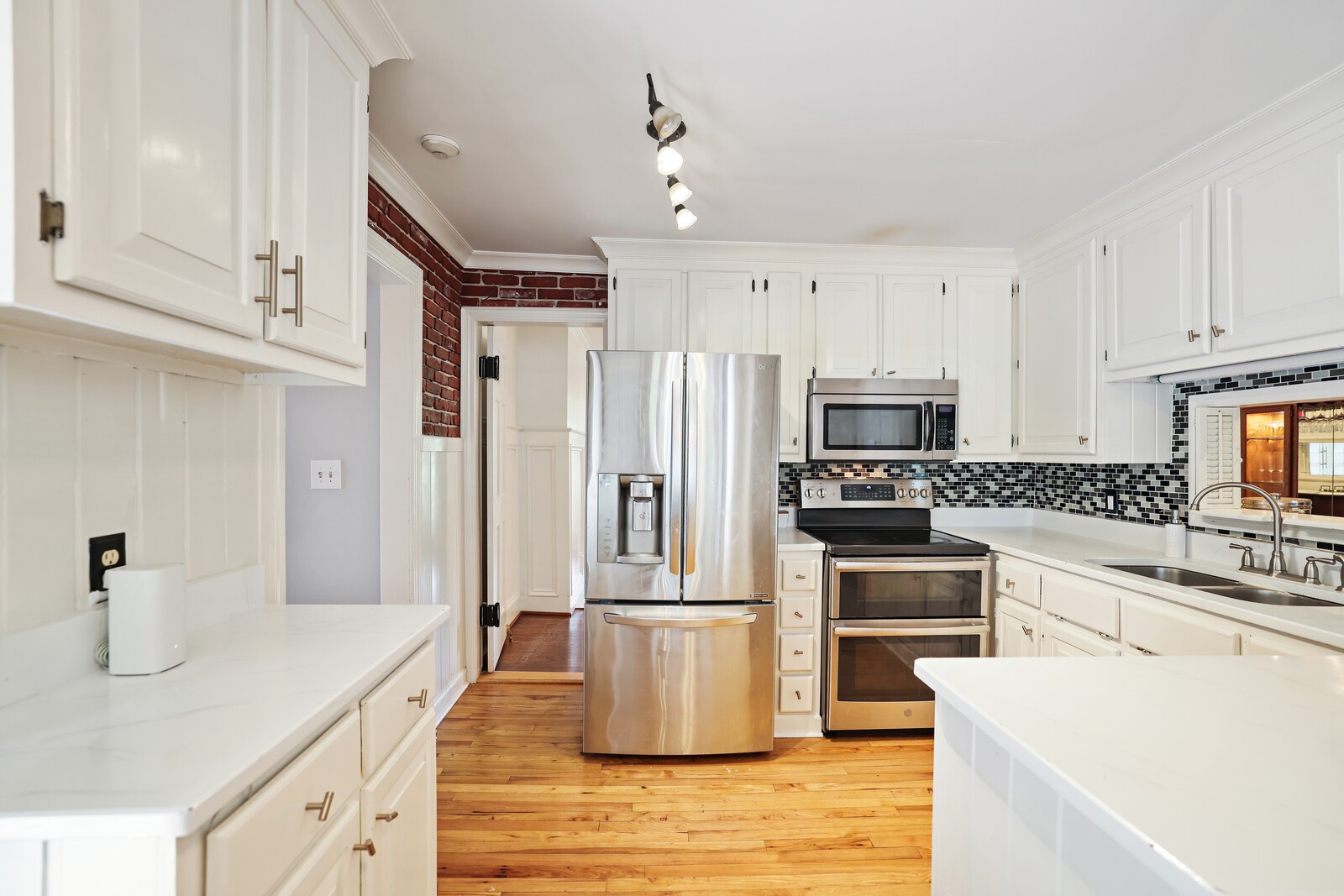 807 Redwood Dr