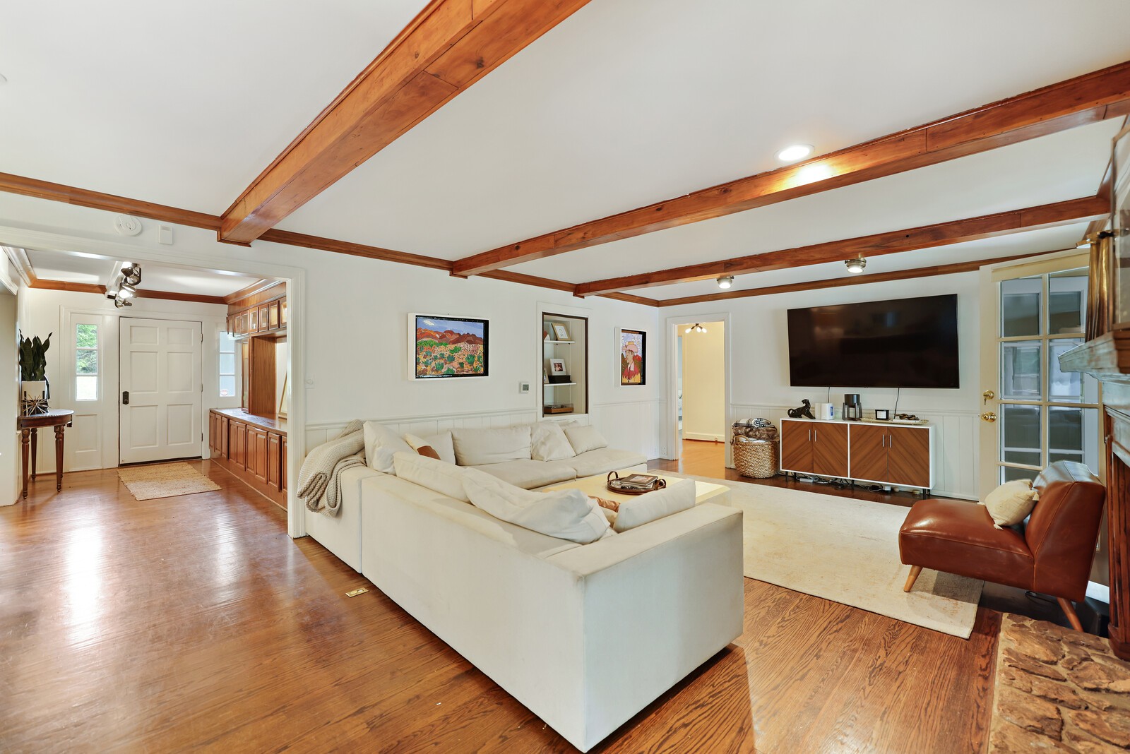 807 Redwood Dr