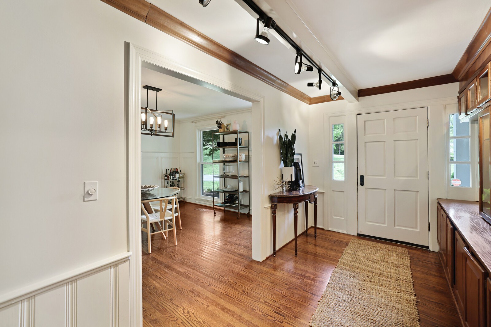 807 Redwood Dr
