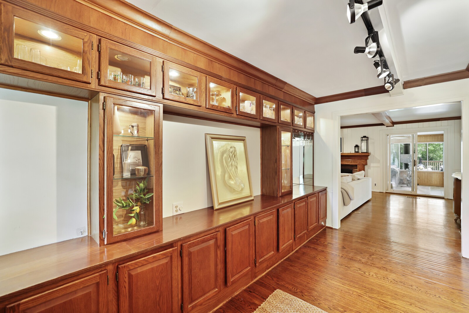 807 Redwood Dr