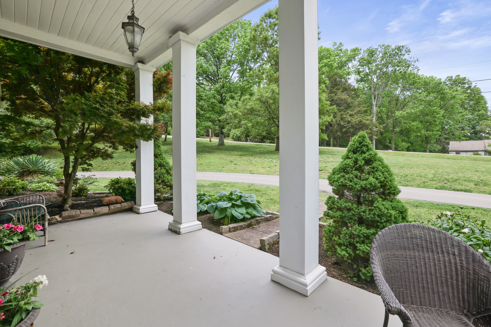 807 Redwood Dr