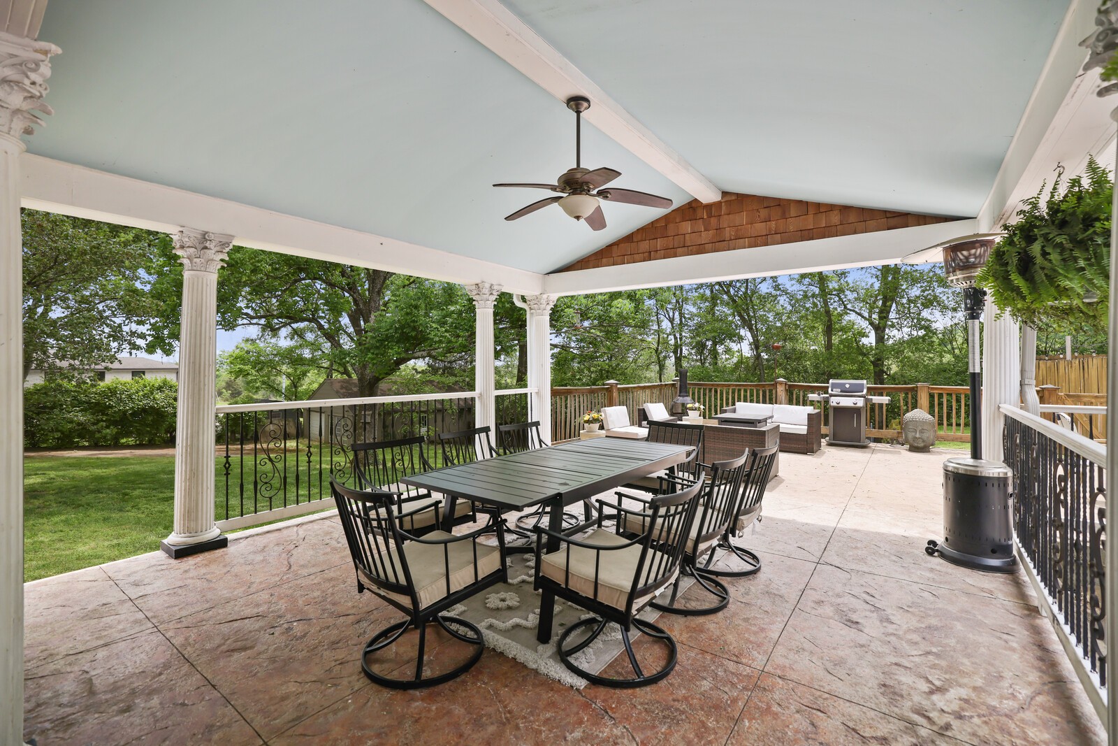 807 Redwood Dr