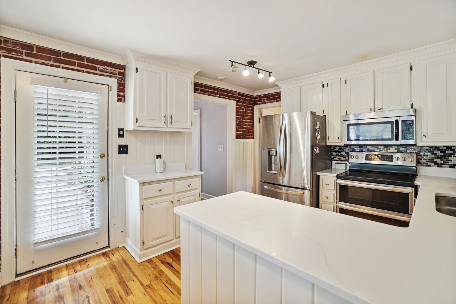 807 Redwood Dr