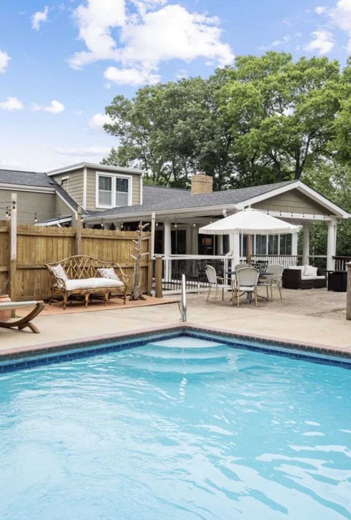 807 Redwood Dr