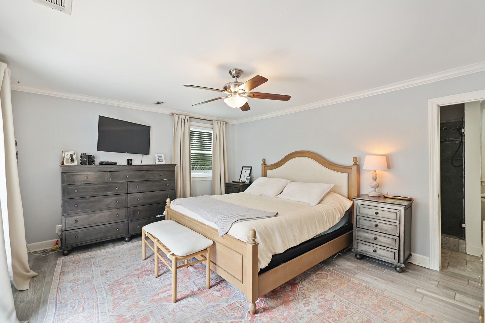 807 Redwood Dr
