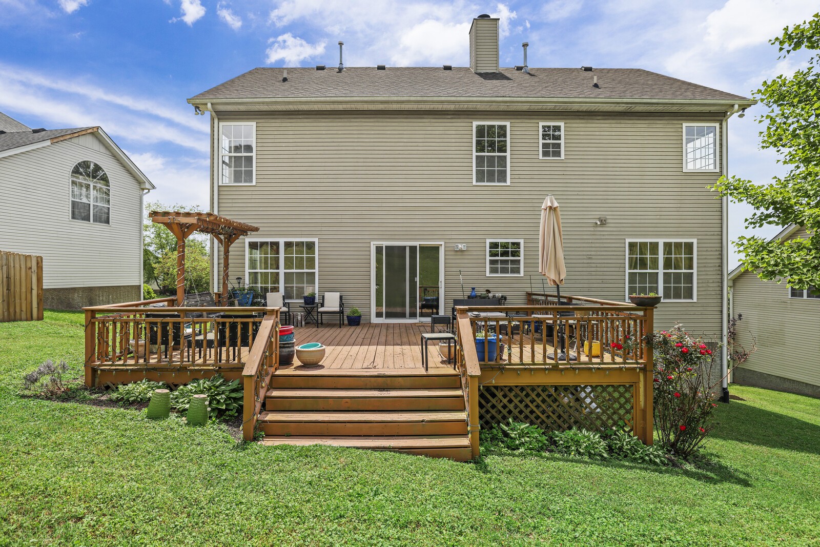 128 Rose Garden Ln