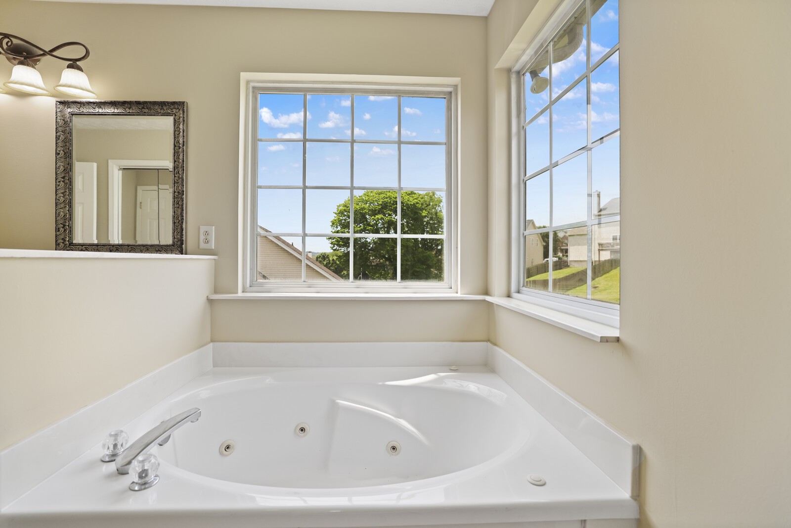 128 Rose Garden Ln