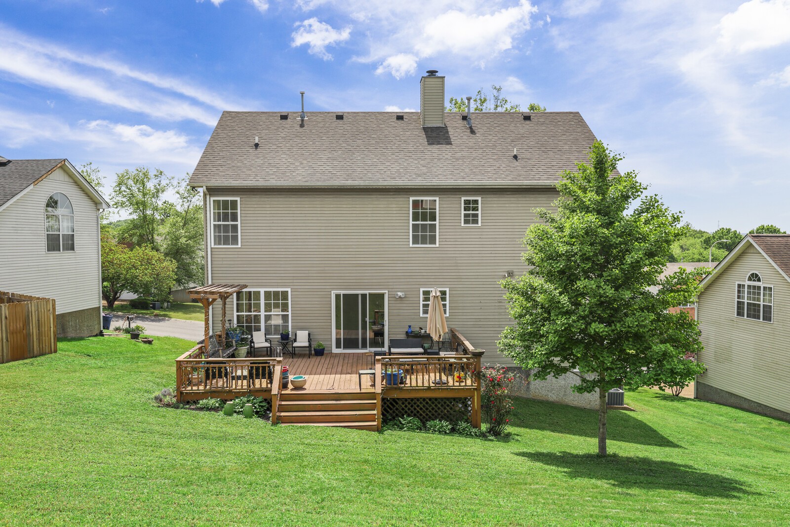 128 Rose Garden Ln