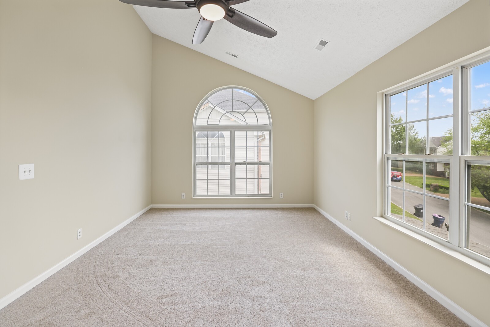128 Rose Garden Ln