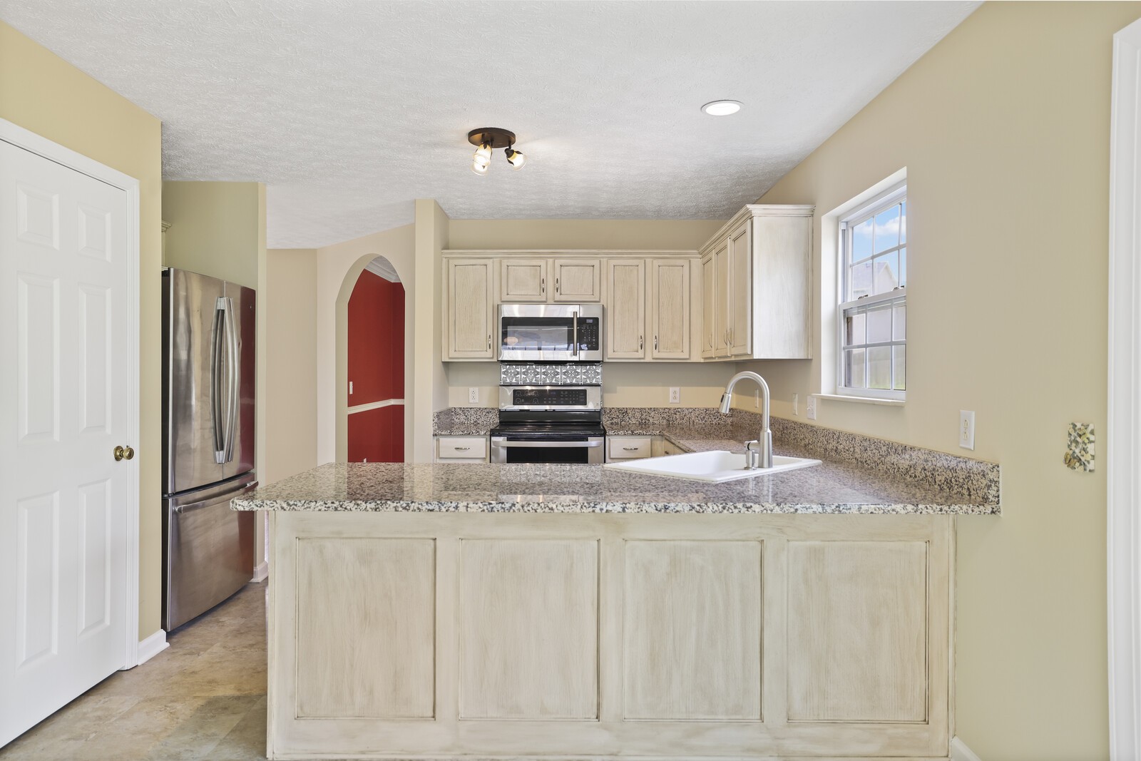 128 Rose Garden Ln