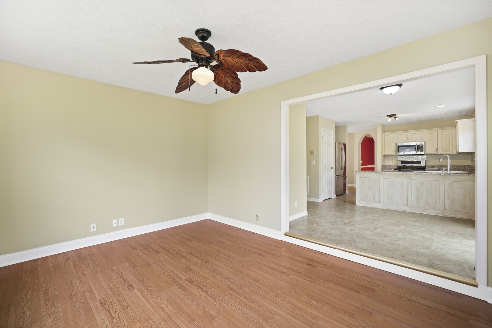 128 Rose Garden Ln