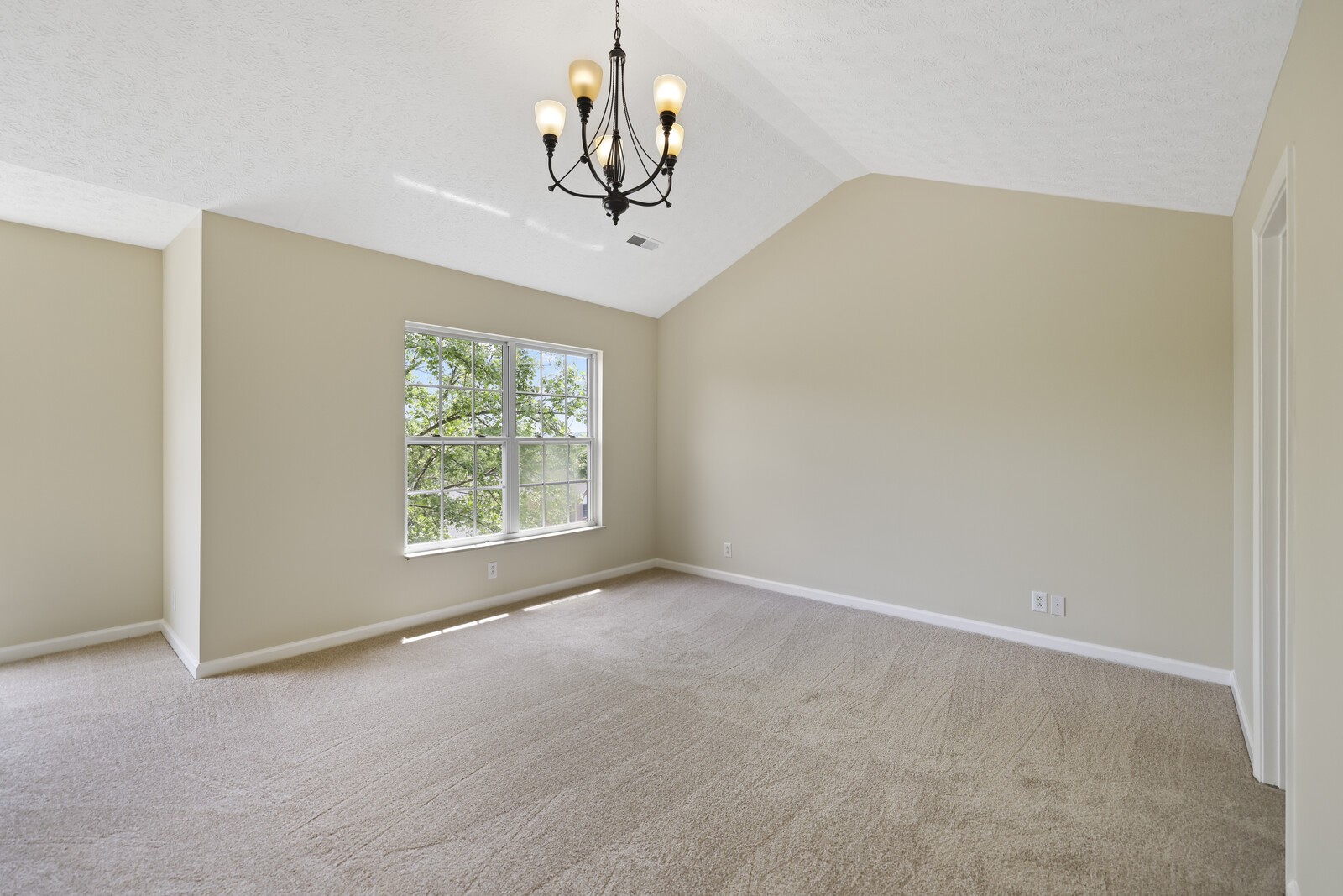 128 Rose Garden Ln