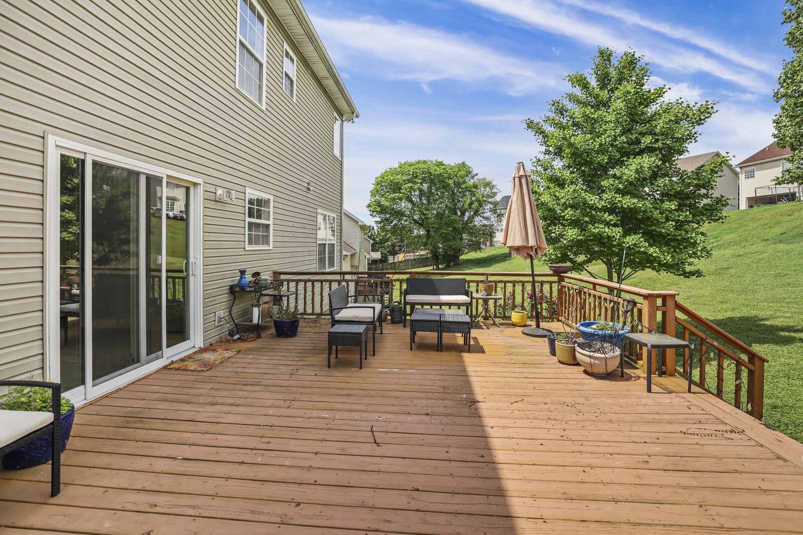128 Rose Garden Ln