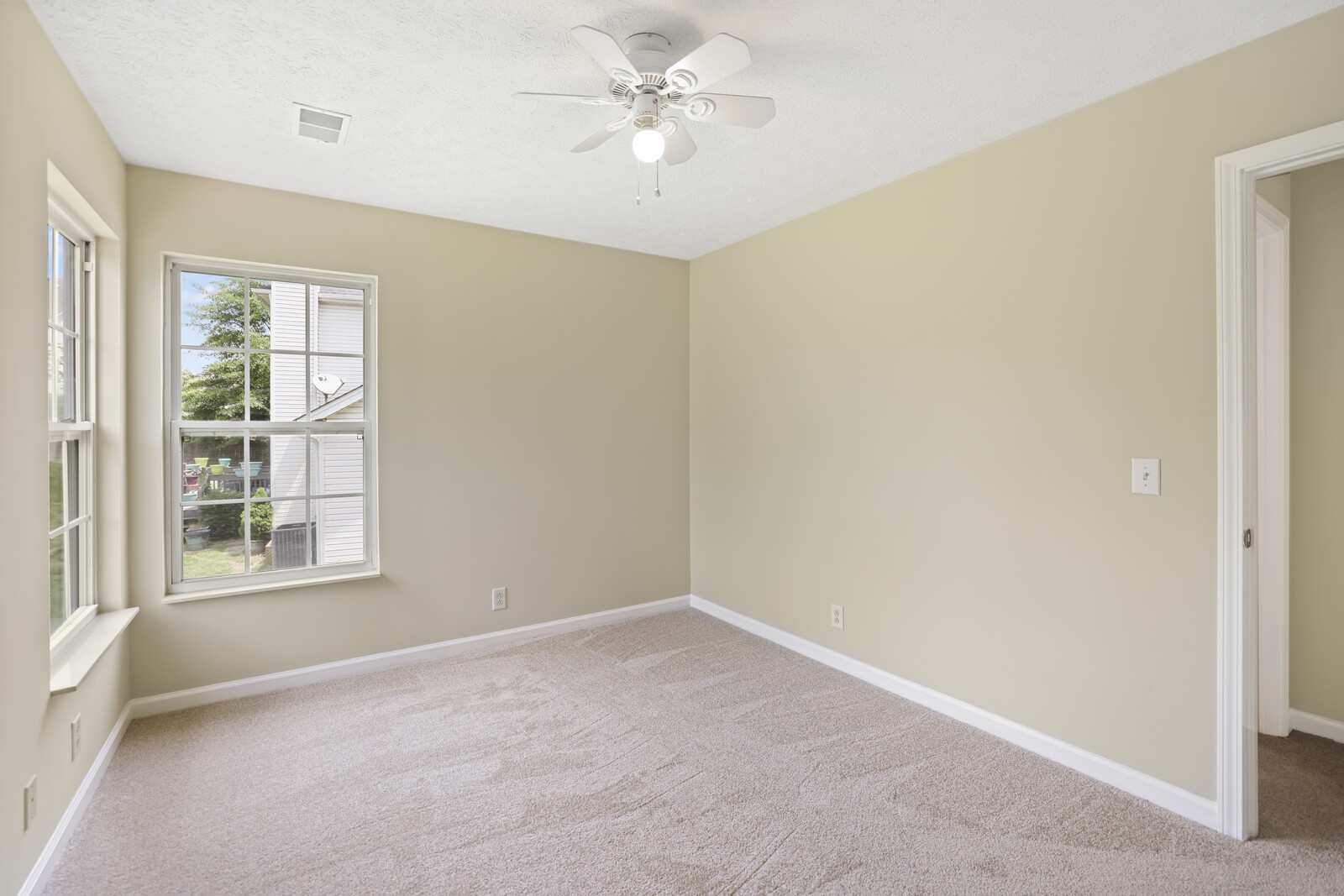 128 Rose Garden Ln