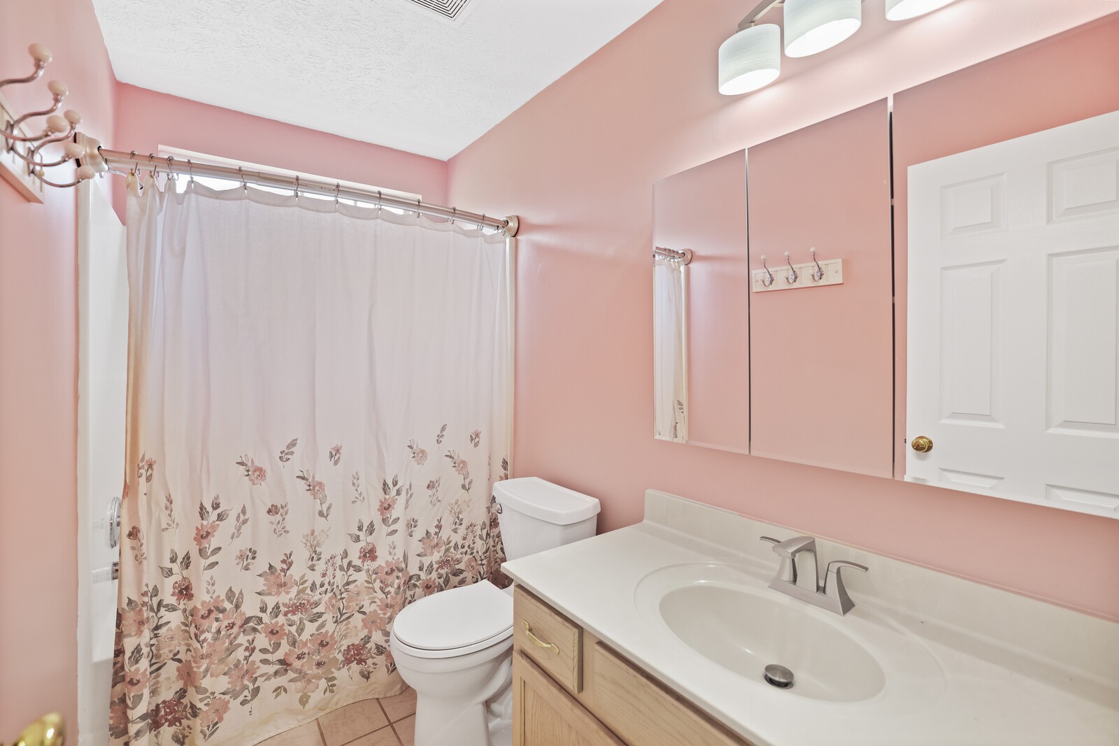128 Rose Garden Ln